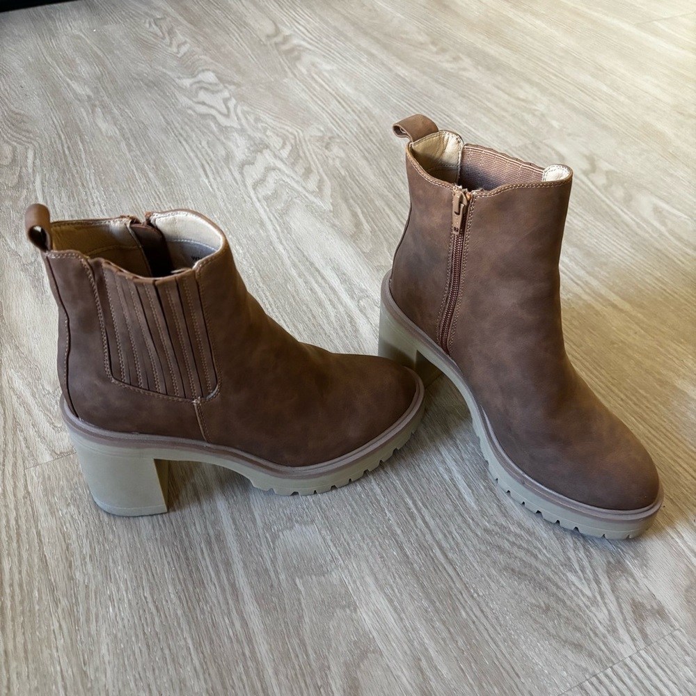 Dolce Vida Brown Ankle Boots